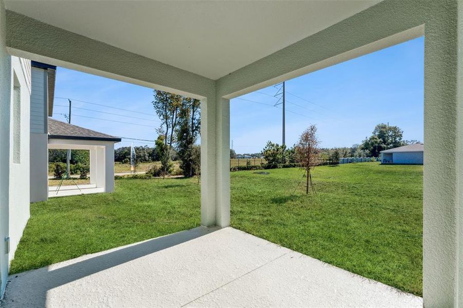Exterior details and patio area of a home in Estes Reserve, Eustis (Image 15).