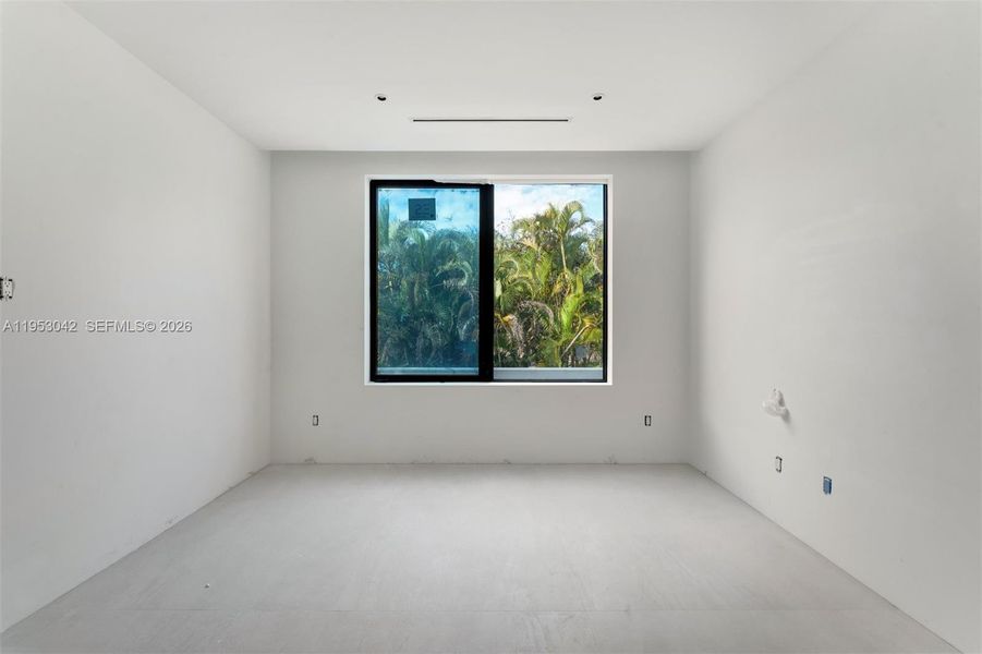 Spacious, unfurnished interior of a new home in , Pinecrest (Image 6).
