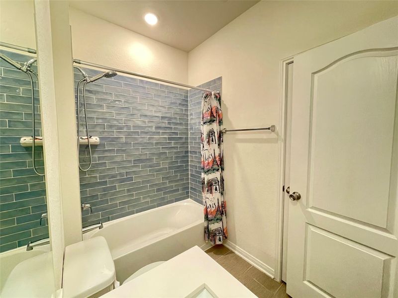 Furnished interior view inside a new home in Olympia Falls, Fresno (Image 14). Furnished interior view inside a new home in Olympia Falls, Fresno (Image 14).