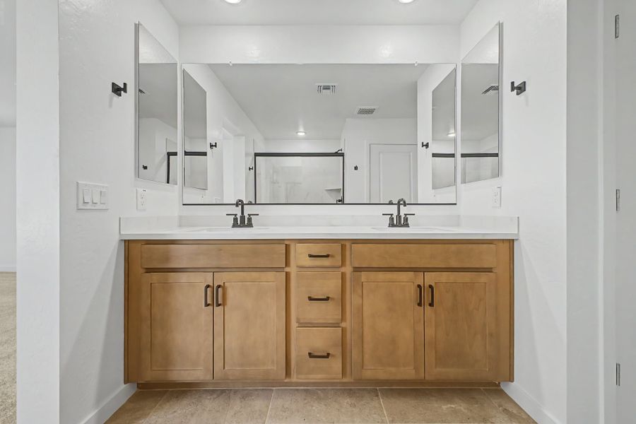 Furnished interior view inside a new home in Rialta, Mesa (Image 5).