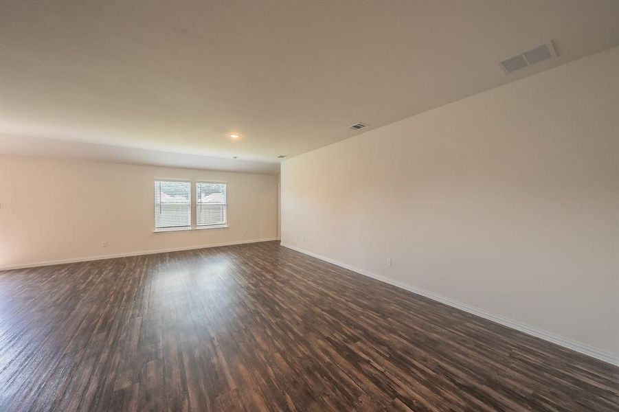 Spacious, unfurnished interior of a new home in Craftsman’s Corner, Cleburne (Image 35).