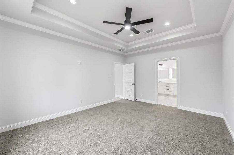 Spacious, unfurnished interior of a new home in , Corsicana (Image 11).