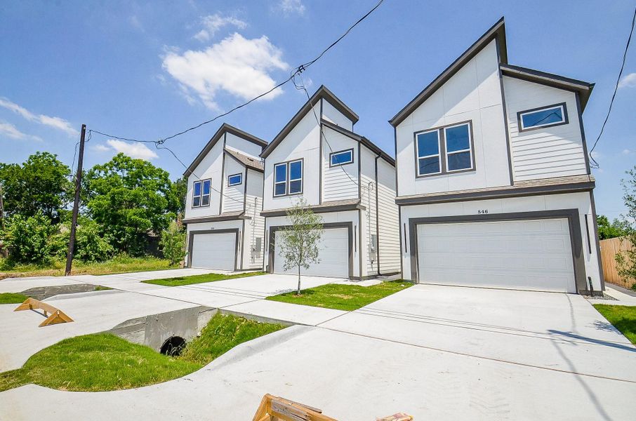 Front exterior of a new home in , Houston, TX, highlighting curb appeal (Image 17). Front exterior of a new home in , Houston, TX, highlighting curb appeal (Image 17).