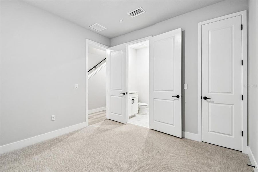 Spacious, unfurnished interior of a new home in Towns at Union, St. Petersburg (Image 38).