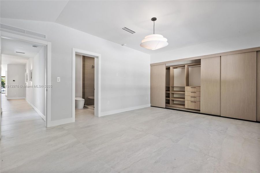 Spacious, unfurnished interior of a new home in , Miami Beach (Image 29). Spacious, unfurnished interior of a new home in , Miami Beach (Image 29).