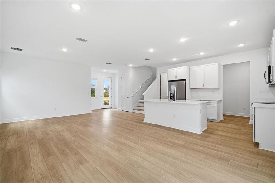 Spacious, unfurnished interior of a new home in North River Ranch, Parrish (Image 30).