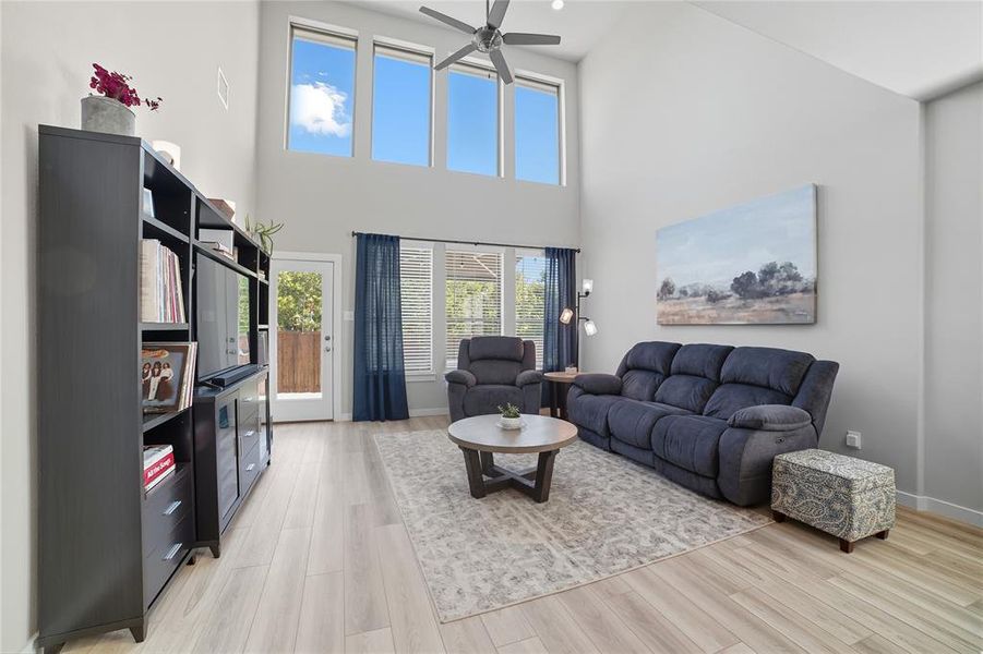 Furnished interior view inside a new home in Oak Creek, Forney (Image 14).