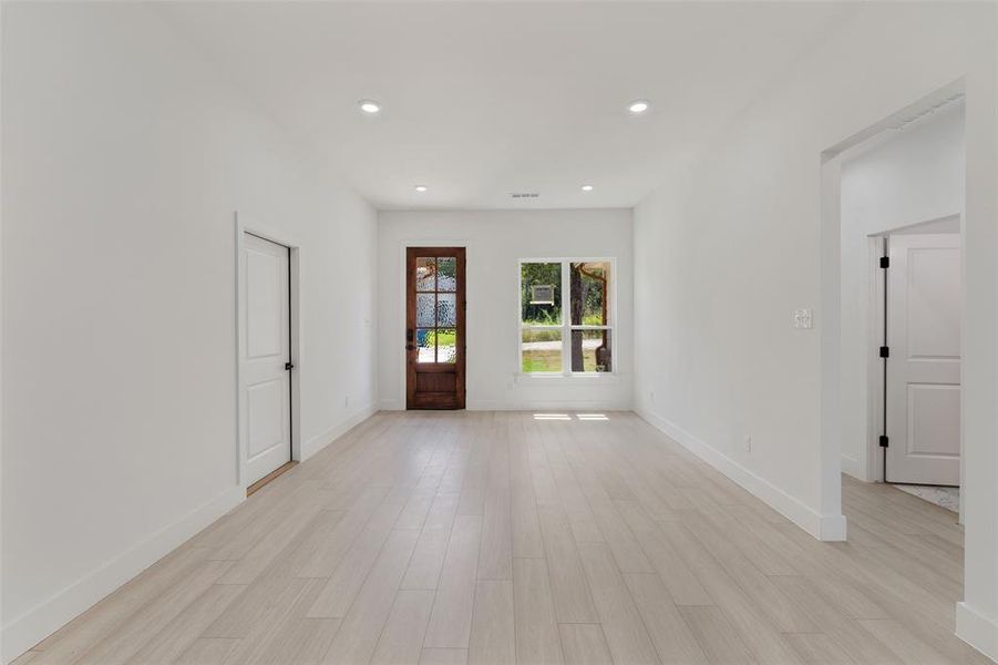 Spacious, unfurnished interior of a new home in , Granbury (Image 12). Spacious, unfurnished interior of a new home in , Granbury (Image 12).