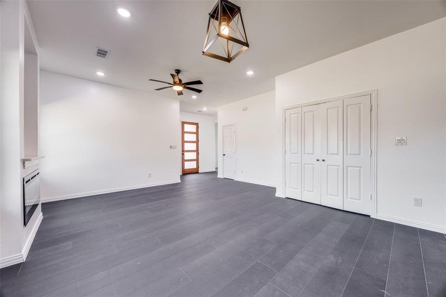 Spacious, unfurnished interior of a new home in , Greenville (Image 13).