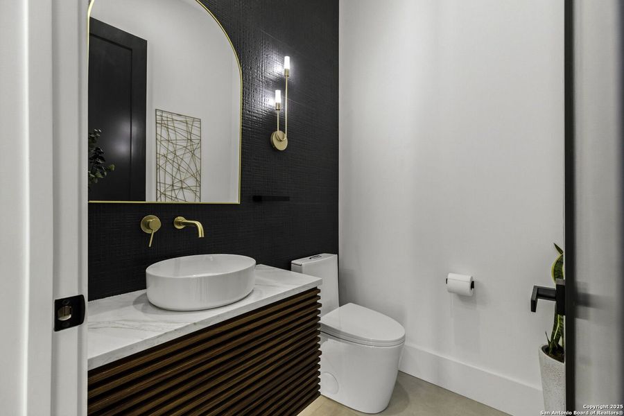 Furnished interior view inside a new home in , Boerne (Image 30).