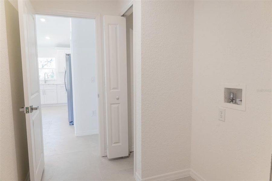 Spacious, unfurnished interior of a new home in , Ocala (Image 30).