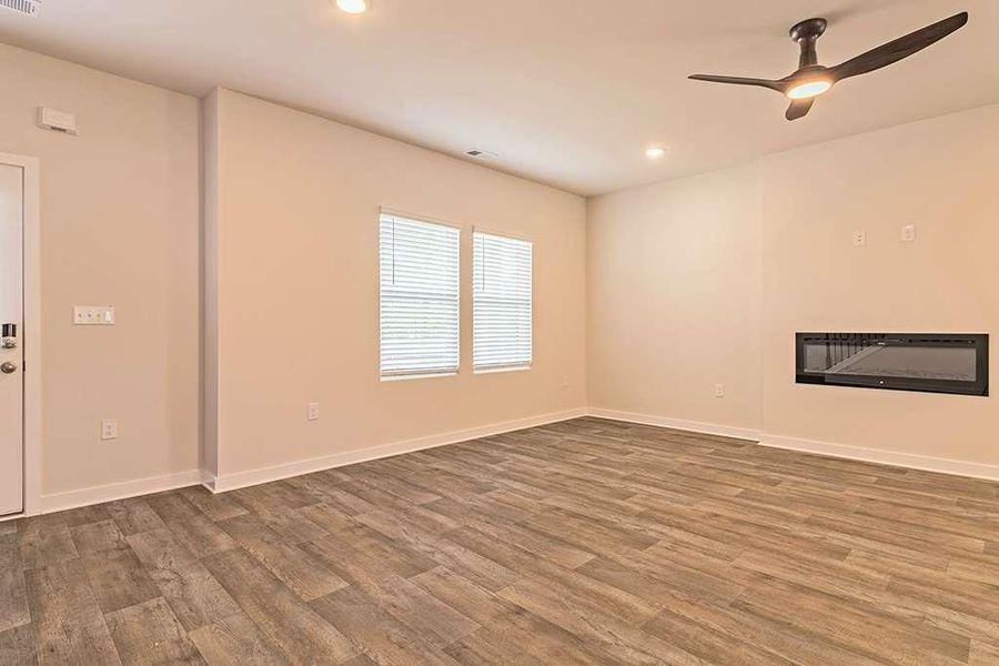 Spacious, unfurnished interior of a new home in Southern Hills, McDonough (Image 24).