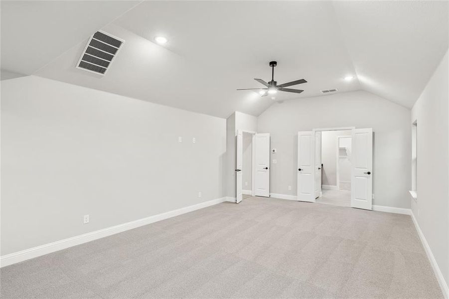 Spacious, unfurnished interior of a new home in Stone River Glen 60s, Royse City (Image 27).