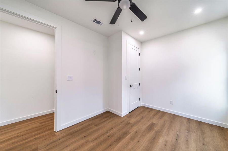 Spacious, unfurnished interior of a new home in , Dallas (Image 24).