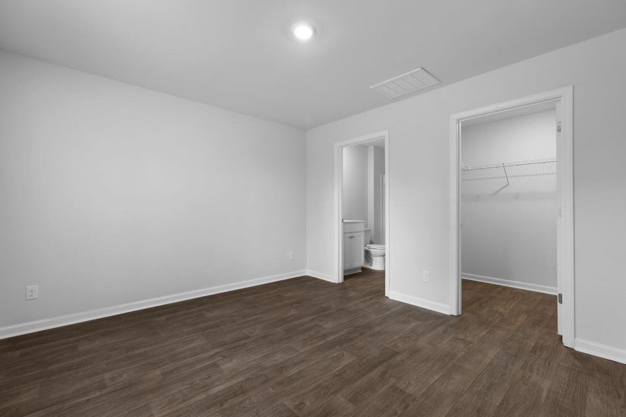 Spacious, unfurnished interior of a new home in Center Pointe, Santee (Image 20).