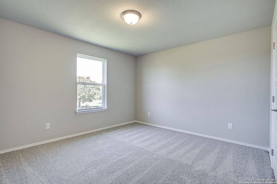 Spacious, unfurnished interior of a new home in Hickory Ridge, San Antonio (Image 67).