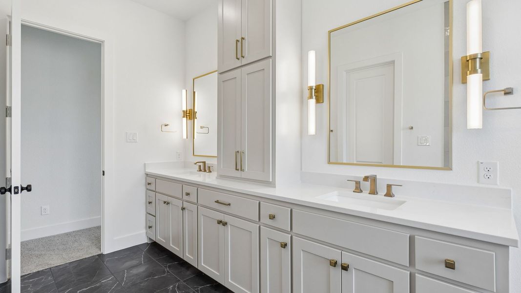 Representative furnished interior of a home built from the Custom II by Southgate Homes in Prosper Ridge, Prosper (Image 4).