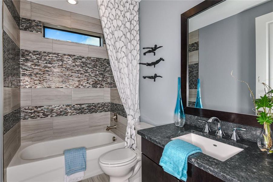 Furnished interior view inside a new home in Cresswind Lakewood Ranch, Lakewood Ranch (Image 25).