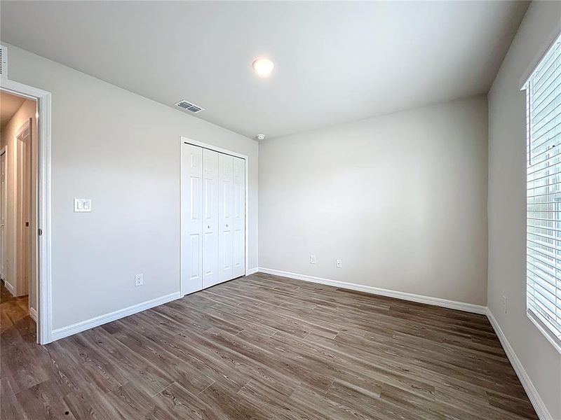 Spacious, unfurnished interior of a new home in , Cape Coral (Image 15).