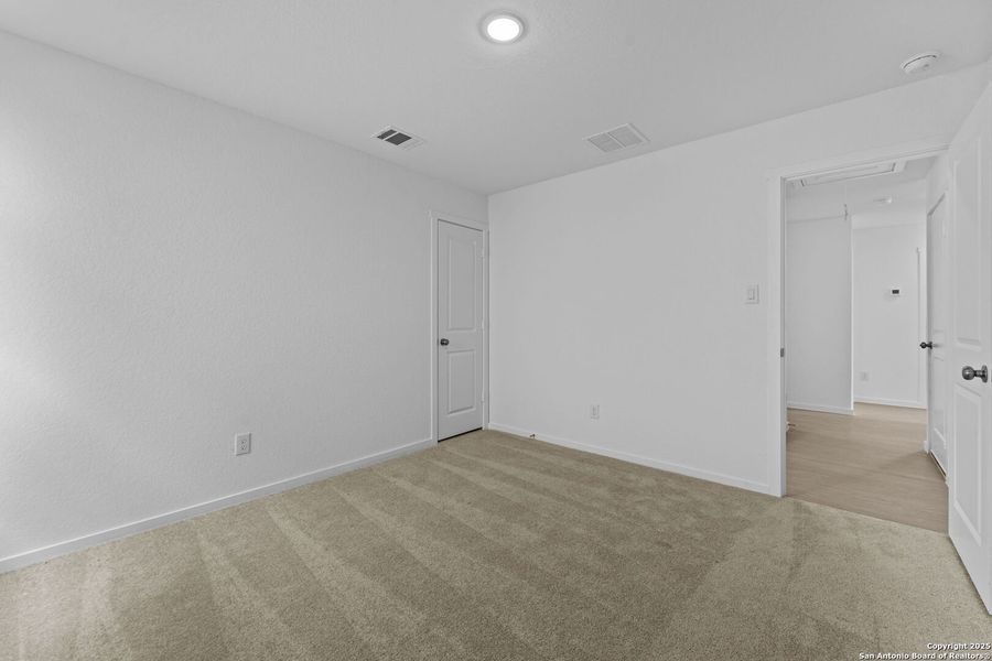 Spacious, unfurnished interior of a new home in Lodi Grove, Floresville (Image 12). Spacious, unfurnished interior of a new home in Lodi Grove, Floresville (Image 12).