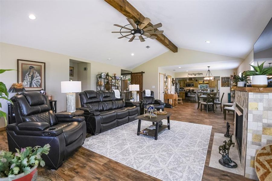 Furnished interior view inside a new home in , Waxahachie (Image 19). Furnished interior view inside a new home in , Waxahachie (Image 19).