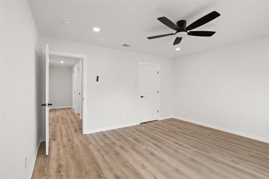 Spacious, unfurnished interior of a new home in , Woodway (Image 17). Spacious, unfurnished interior of a new home in , Woodway (Image 17).