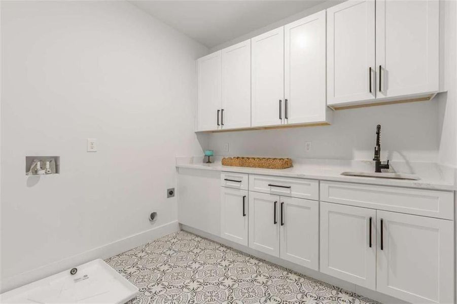 Furnished interior view inside a new home in , Gainesville (Image 12).