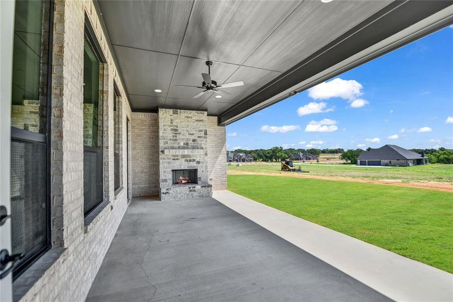 Exterior details and patio area of a home in , Decatur (Image 3).