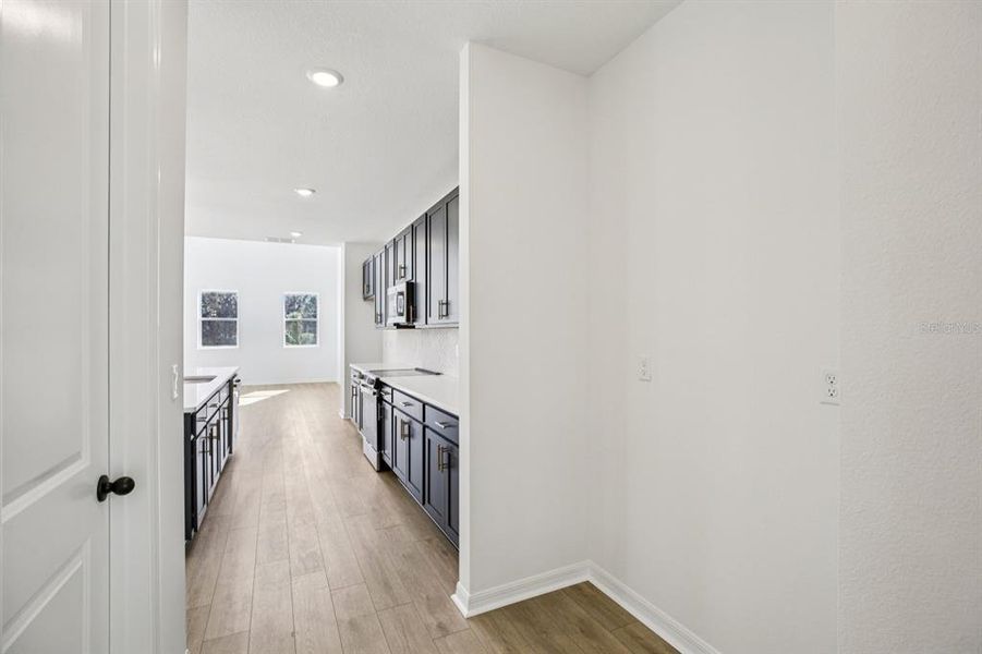 Furnished interior view inside a new home in , Mount Dora (Image 6).