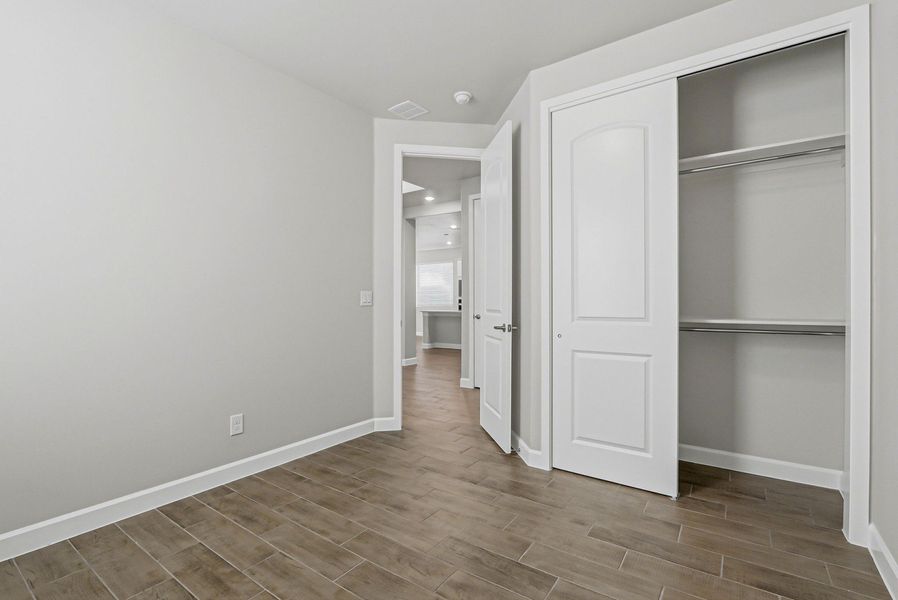 Spacious, unfurnished interior of a new home in Paseo Del Este, El Paso (Image 23).