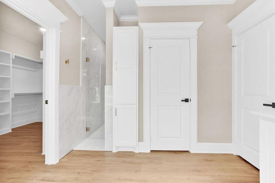 Spacious, unfurnished interior of a new home in , Tyler (Image 31).