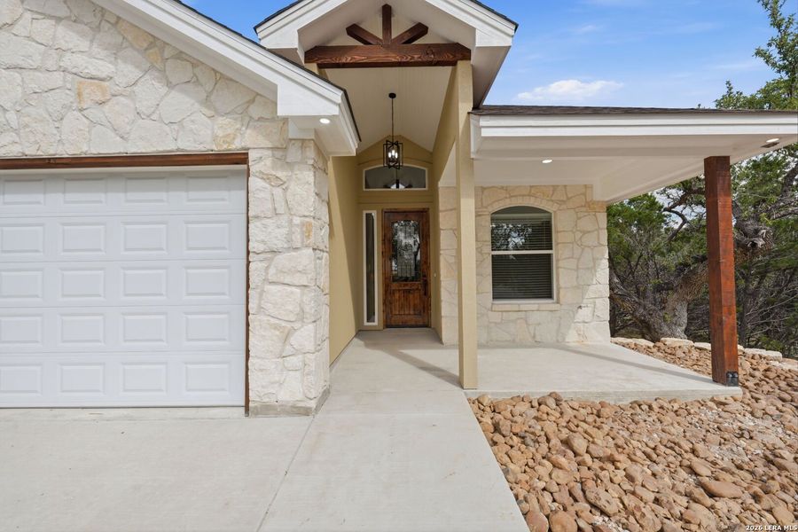 Exterior details and patio area of a home in , Canyon Lake (Image 4).