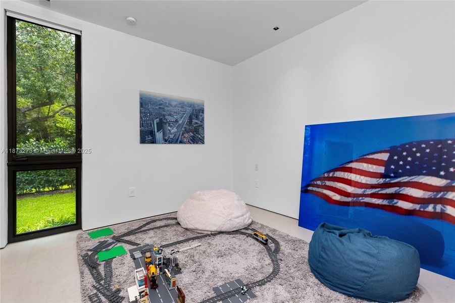 Furnished interior view inside a new home in , Pinecrest (Image 69).