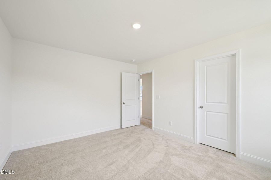 32-web-or-mls-Winding Crk Dr-2105-032