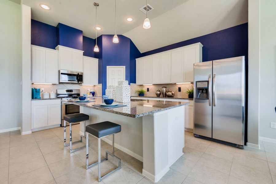 Representative furnished interior of a home built from the Floor Plan 2543 by Colina Homes in Grand Magnolia, Magnolia (Image 9). Representative furnished interior of a home built from the Floor Plan 2543 by Colina Homes in Grand Magnolia, Magnolia (Image 9).