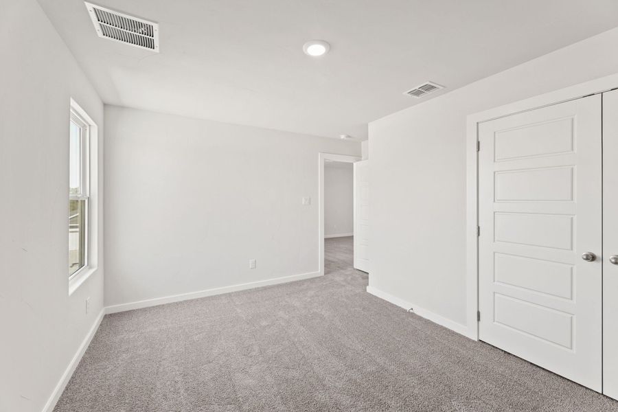 Representative unfurnished interior of a home built from the Hondo by Hakes Brothers in Veranda, San Antonio (Image 12). Representative unfurnished interior of a home built from the Hondo by Hakes Brothers in Veranda, San Antonio (Image 12).