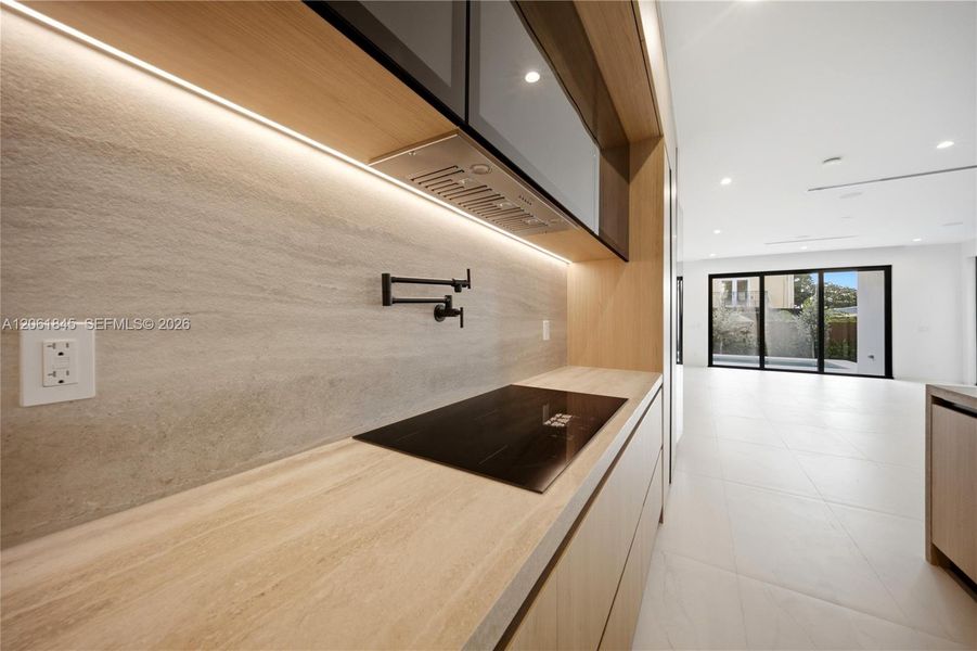 Image 71 of a home in .