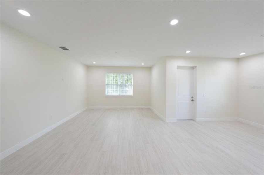 Spacious, unfurnished interior of a new home in , Summerfield (Image 21).