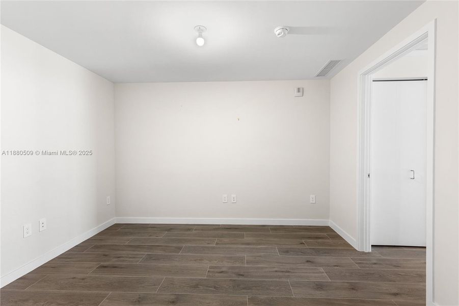 Spacious, unfurnished interior of a new home in , Pompano Beach (Image 67).
