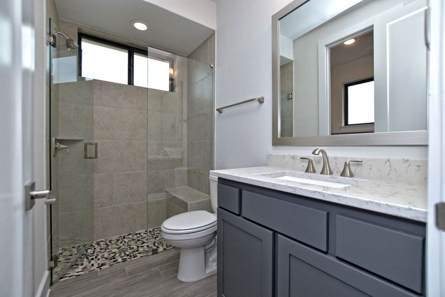 Representative furnished interior of a home built from the Avalon by Giddens Homes in Scofield Farms Estates, Georgetown (Image 8).