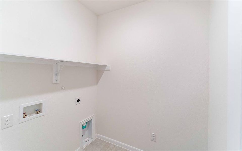 Furnished interior view inside a new home in Sagebrook, Lantana (Image 3).