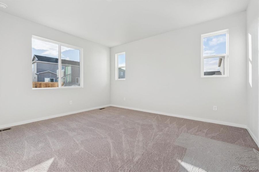 Spacious, unfurnished interior of a new home in Farmlore, Brighton (Image 24).