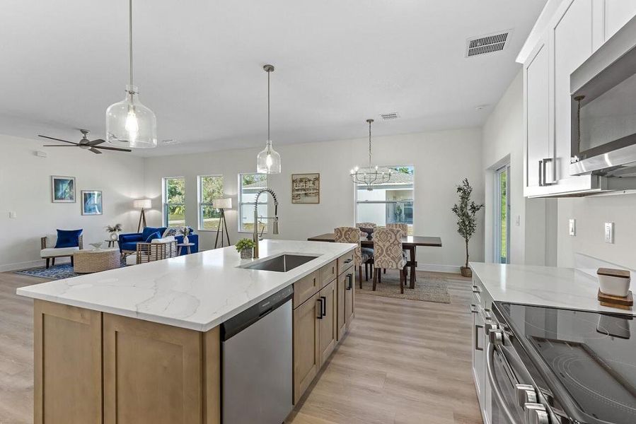 8836-97th-Ct-HigMedia-027-1280