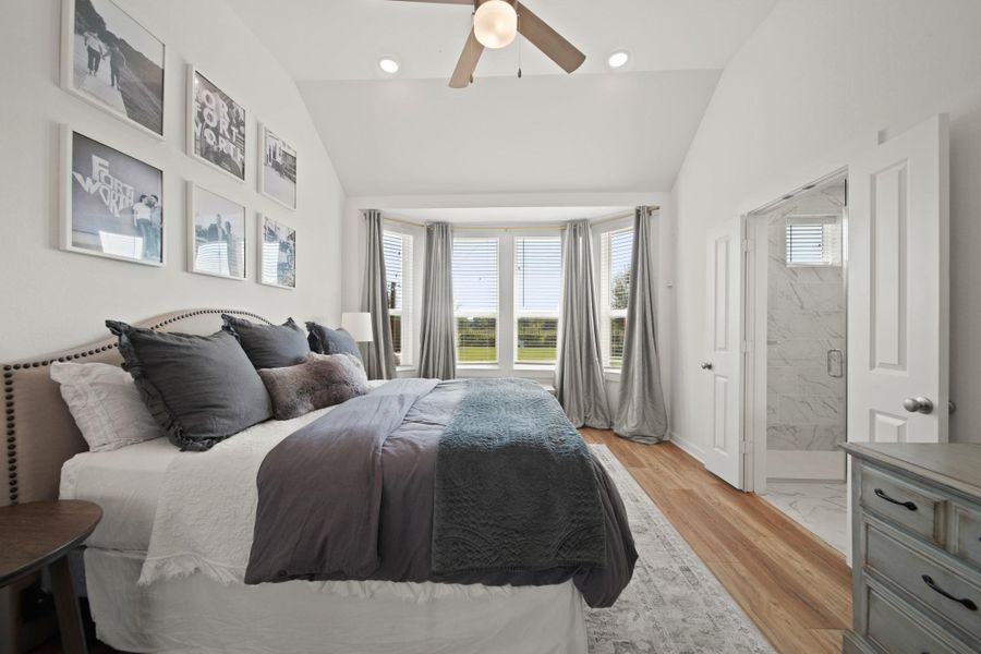 Furnished interior view inside a new home in , Rosharon (Image 14).