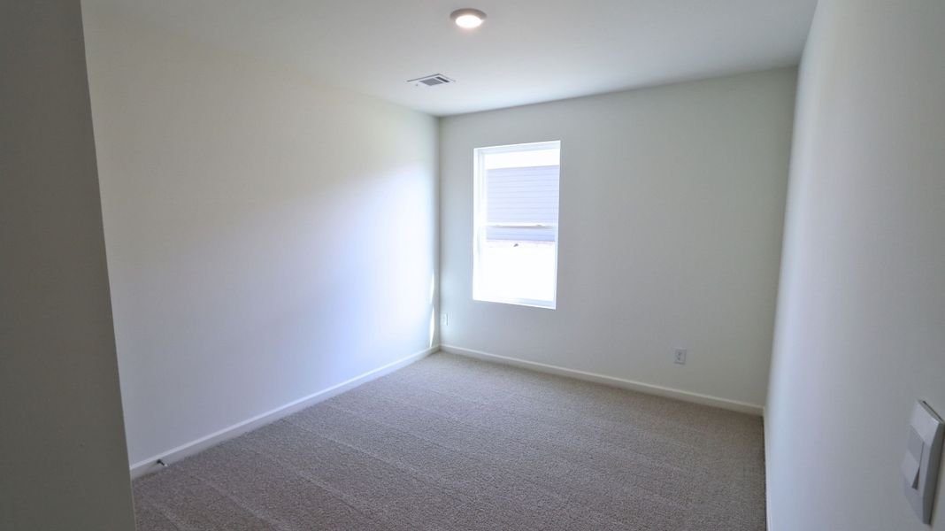 Spacious, unfurnished interior of a new home in Liberty, Panama City (Image 16).