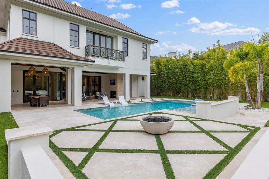 Exterior details and patio area of a home in , Orlando (Image 26).