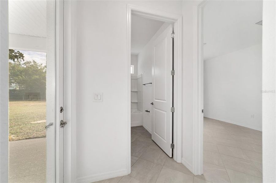 Spacious, unfurnished interior of a new home in Calesa Township, Ocala (Image 26).