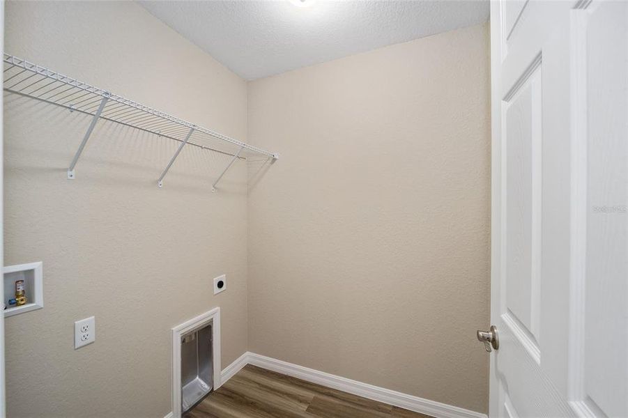Spacious, unfurnished interior of a new home in , Dunnellon (Image 17).