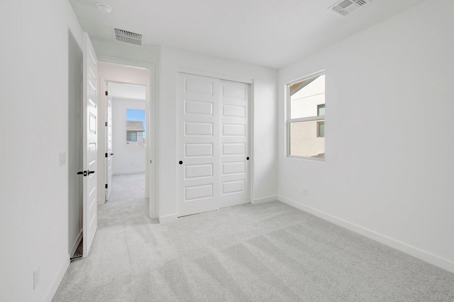 Spacious, unfurnished interior of a new home in Soleo, San Tan Valley (Image 25).