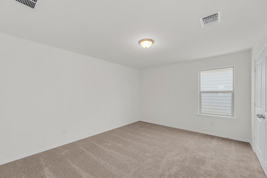 Spacious, unfurnished interior of a new home in Sonterra - Cool Water, Jarrell (Image 31).